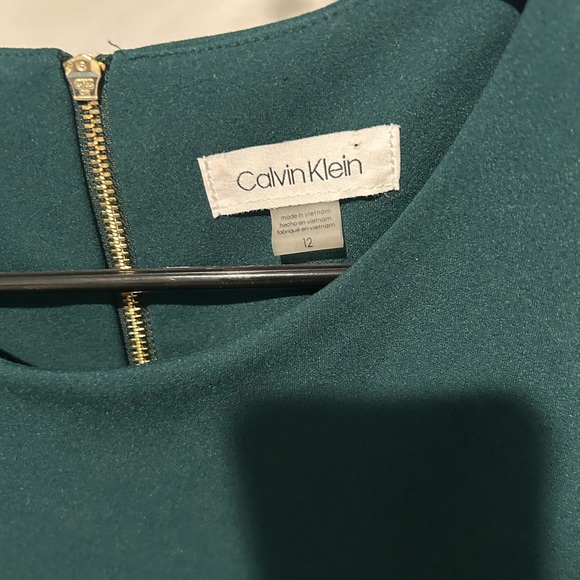 Calvin Klein Green Cut Out Ruffled Sheath Dress - Picture 3 of 3